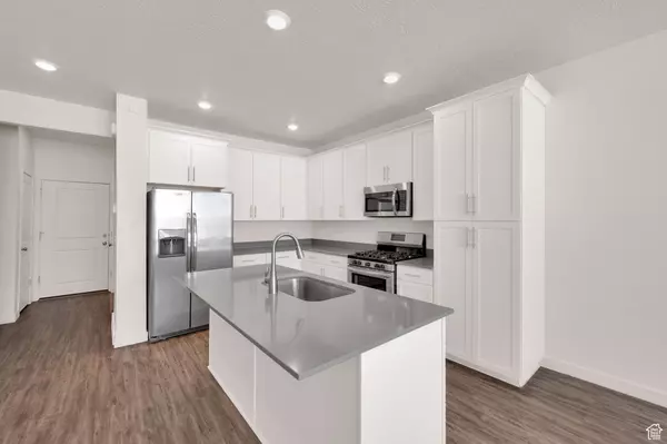 West Jordan, UT 84081,7401 S OLIVINE RIVER LN W