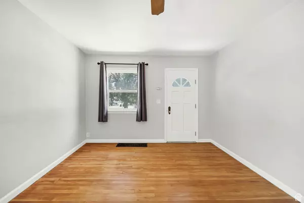 Hyrum, UT 84319,14 S 400 W