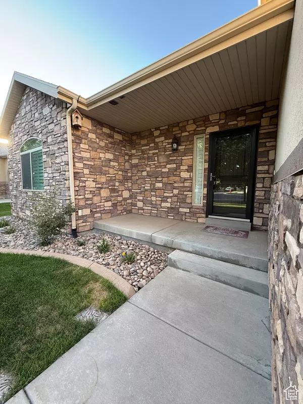 Woods Cross, UT 84087,2038 W 2185 S