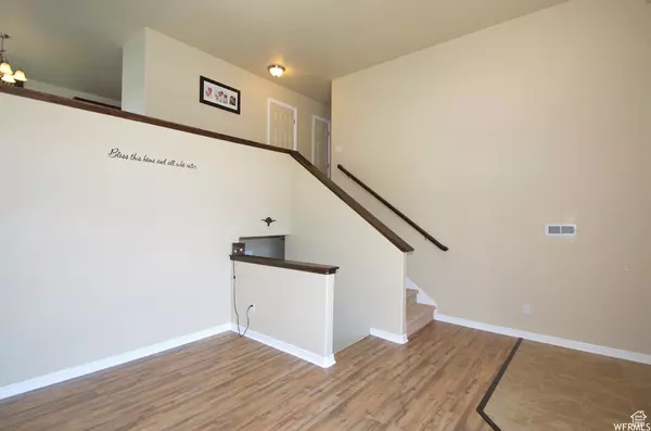 Roy, UT 84067,3176 W 5625 S
