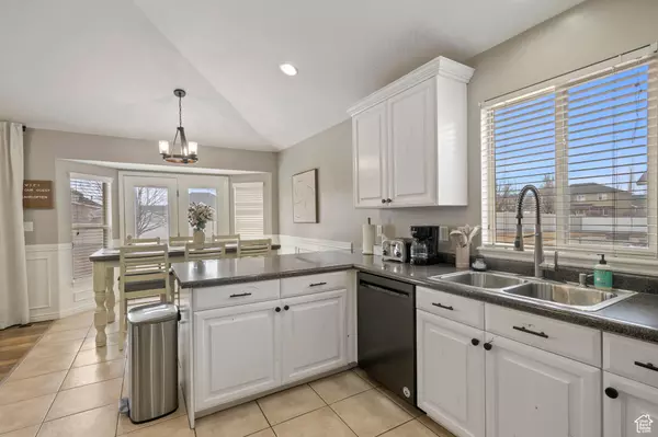 Syracuse, UT 84075,956 S 1525 W