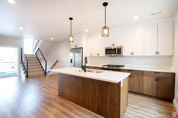 Salt Lake City, UT 84115,2071 S 400 E #307
