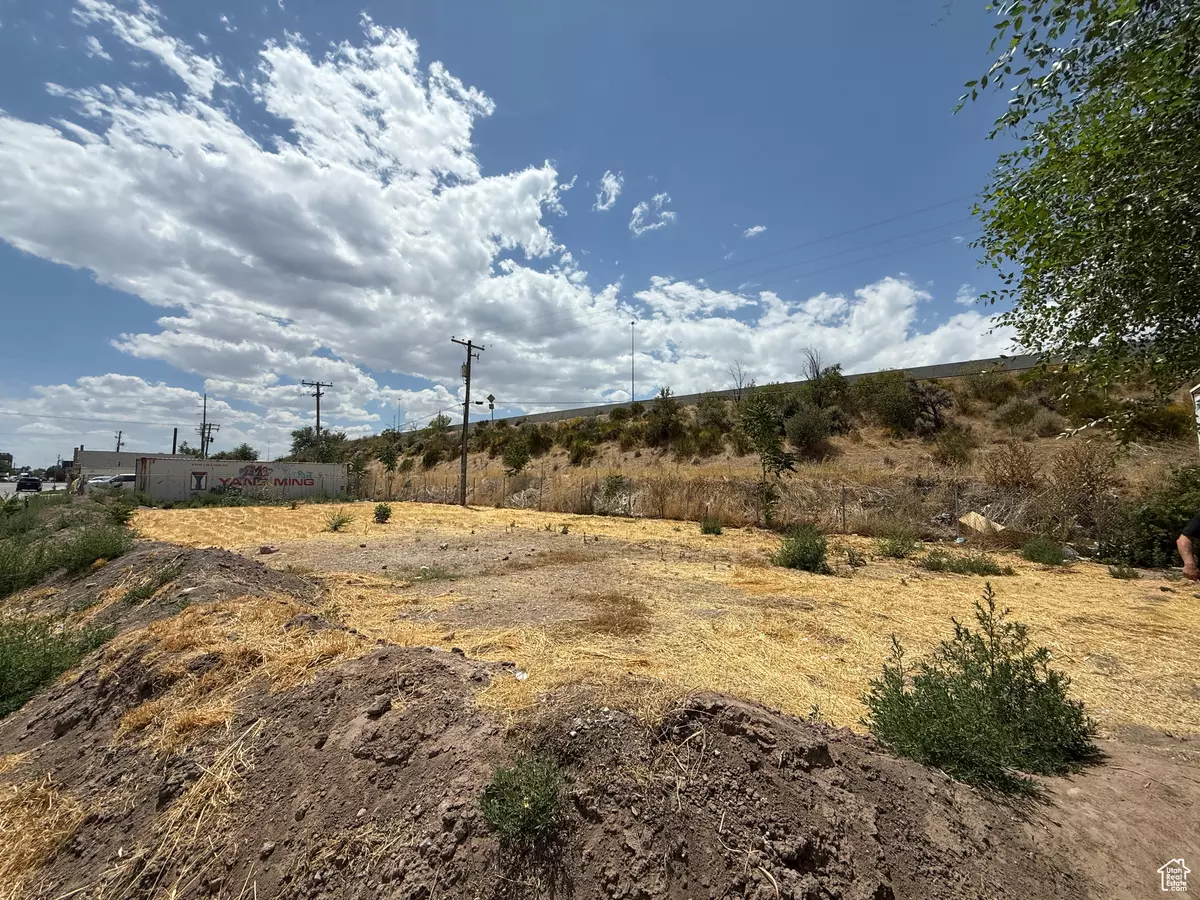 Salt Lake City, UT 84101,1204 S 400 W