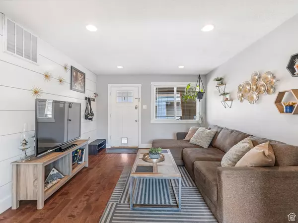 Salt Lake City, UT 84103,650 N 300 W #225