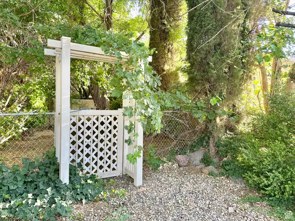 Hurricane, UT 84737,74 S 2170 W