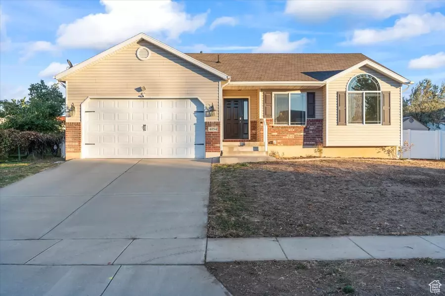 4054 LILY DR, Roy, UT 84067