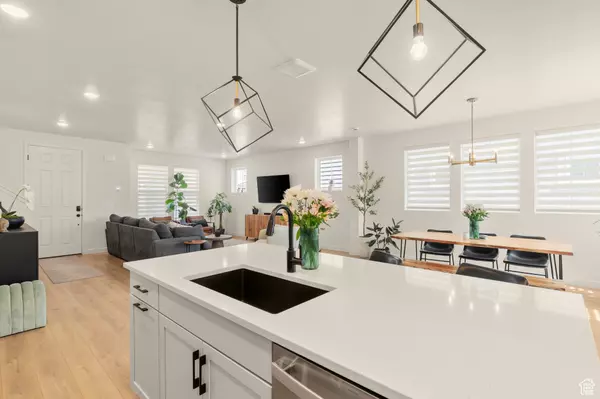 South Jordan, UT 84009,11623 S SILVER POND DR