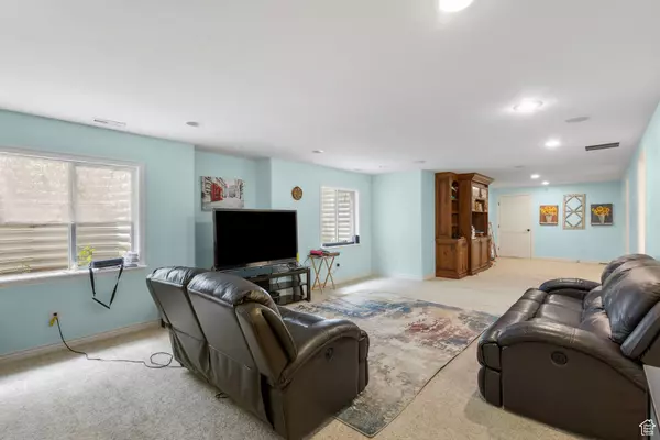 South Jordan, UT 84009,4326 W BLACKSHEAR DR S