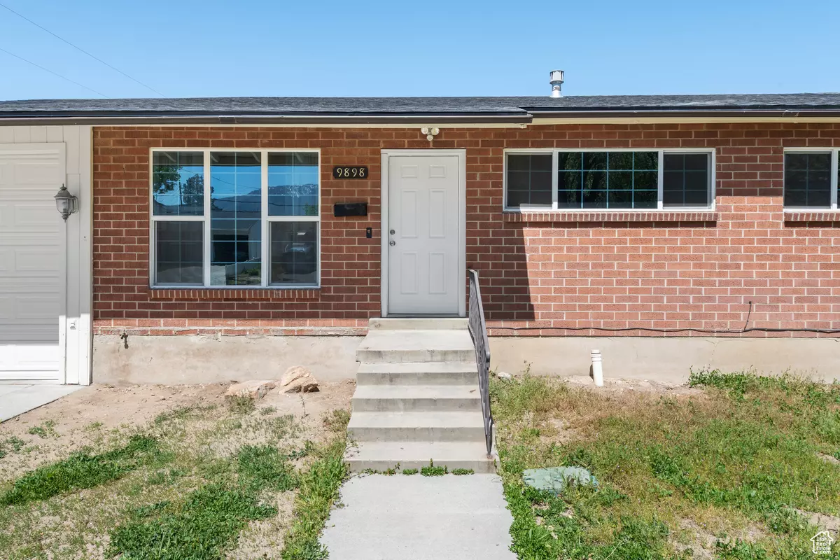 Sandy, UT 84094,9898 S BARIUM LN