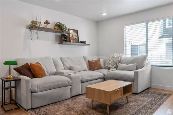 Saratoga Springs, UT 84045,1093 E YARD ROW