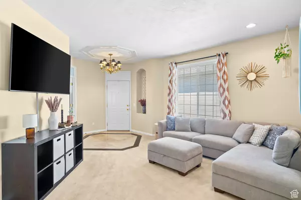 Sandy, UT 84094,9083 S ENCHANTED OAK LN