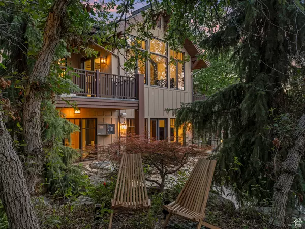 Sandy, UT 84092,3327 E WASATCH PINES LN