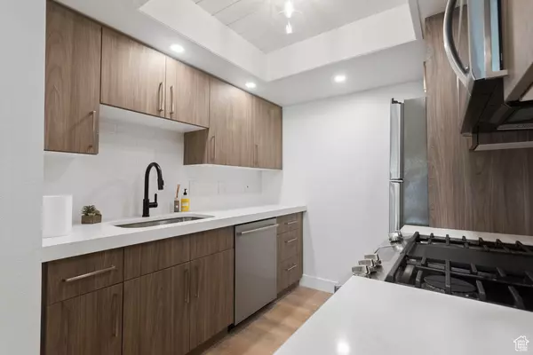 Salt Lake City, UT 84102,525 S 900 E #B2