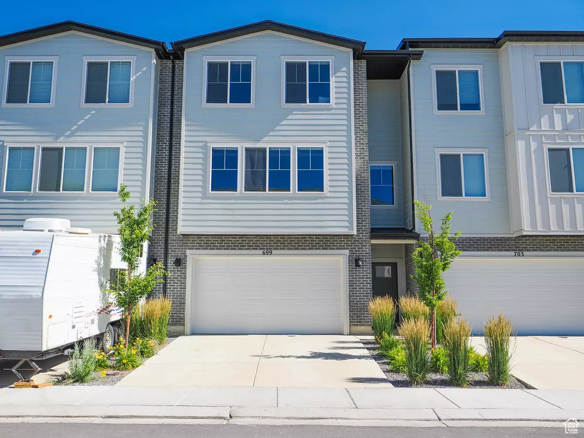 Eagle Mountain, UT 84005,699 E RYEGRASS DR N