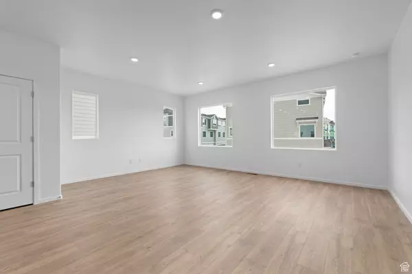 Eagle Mountain, UT 84005,1880 E THUNDER LN #513