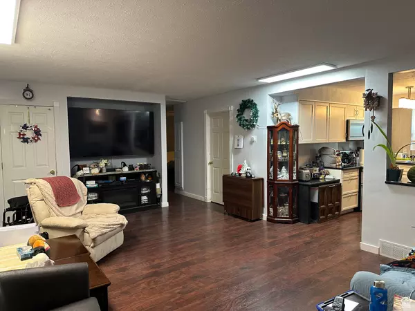 Salt Lake City, UT 84123,1461 W PARLIAMENT AVE