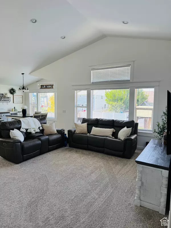 Syracuse, UT 84075,1918 S 2465 W