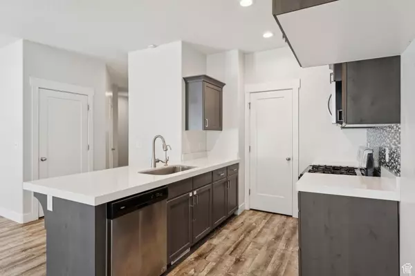 Eagle Mountain, UT 84005,7217 N CLOVER LEAF LN E
