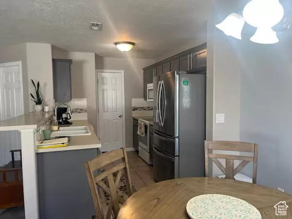 South Jordan, UT 84009,10520 S SAGE VISTA WAY
