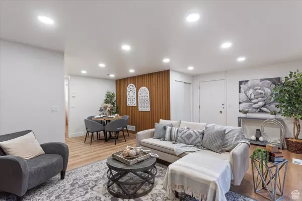 Bountiful, UT 84010,1316 S 200 W #13