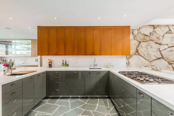 Salt Lake City, UT 84108,3017 E SAINT MARYS CIR