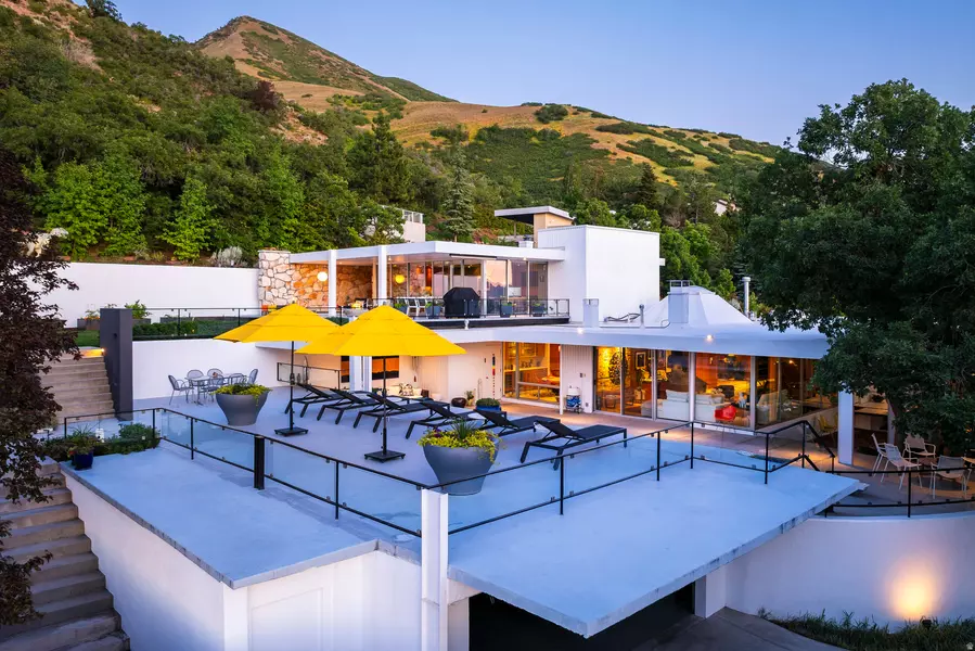 3017 E SAINT MARYS CIR, Salt Lake City, UT 84108