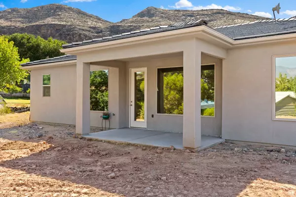 La Verkin, UT 84745,163 N 70 E