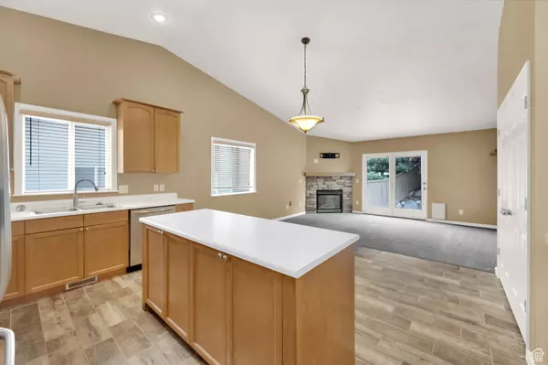 Draper, UT 84020,1823 E WALNUT GROVE DR S