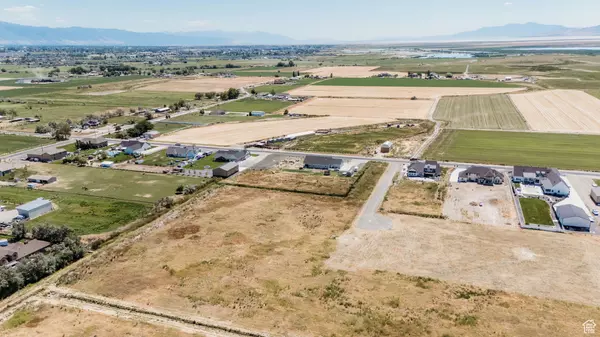 Hooper, UT 84315,5752 W 2425 N