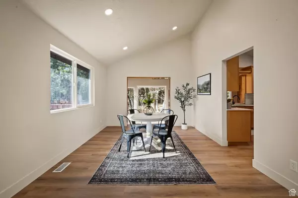Layton, UT 84040,2719 OAK LN