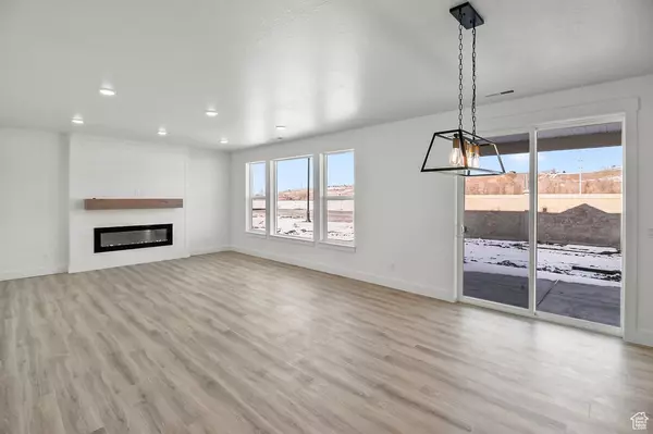 Salem, UT 84653,32 E 1690 S