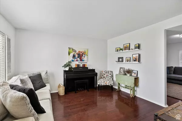 Syracuse, UT 84075,1112 S 1825 W