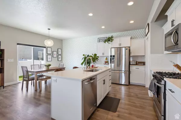 Saratoga Springs, UT 84045,519 S VALKYRIES LN