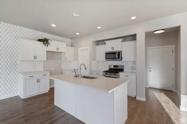 Saratoga Springs, UT 84045,519 S VALKYRIES LN