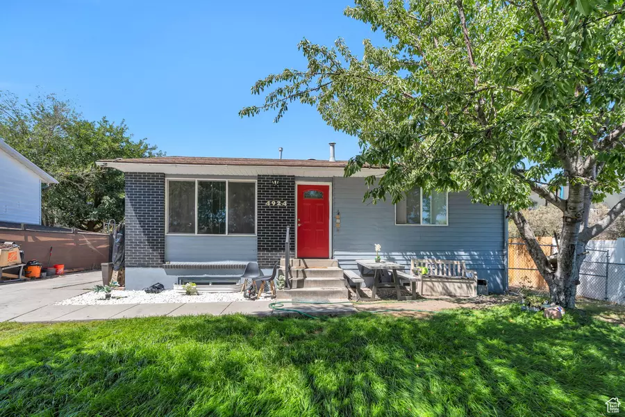 4924 S RAYFORD CIR W, Salt Lake City, UT 84118