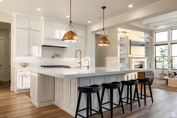 North Salt Lake, UT 84054,886 S WINTER LN