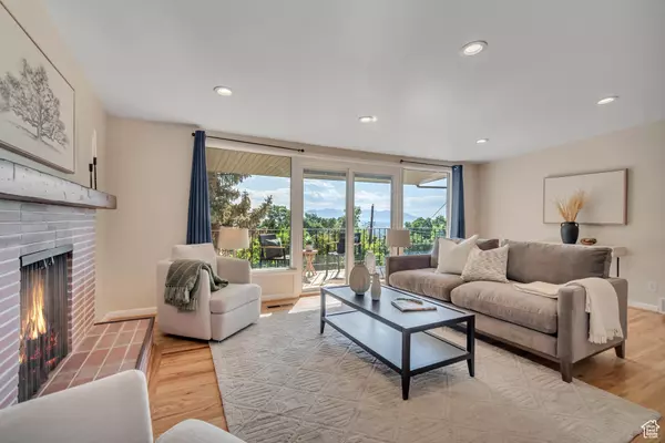 Salt Lake City, UT 84109,3426 S CRESTWOOD DR E