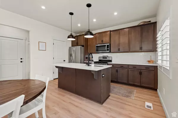 Eagle Mountain, UT 84005,683 E VERDANT DR