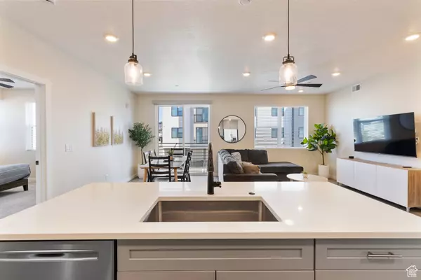 St. George, UT 84790,961 W AKOYA PEARL ST S #202