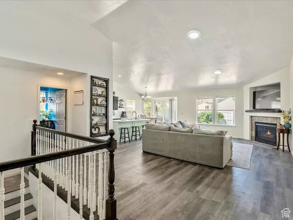 West Jordan, UT 84081,8262 S PIN OAK DR