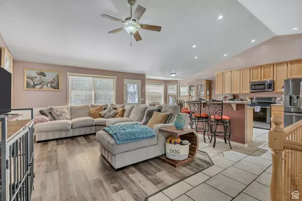 West Valley City, UT 84118,6248 S HIGH BLUFF DR