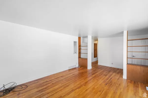 Salt Lake City, UT 84106,3674 S 545 E