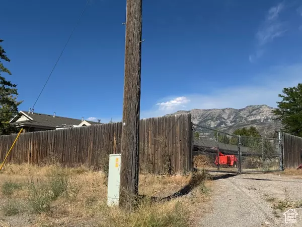 Orem, UT 84097,1927 COLUMBIA LN