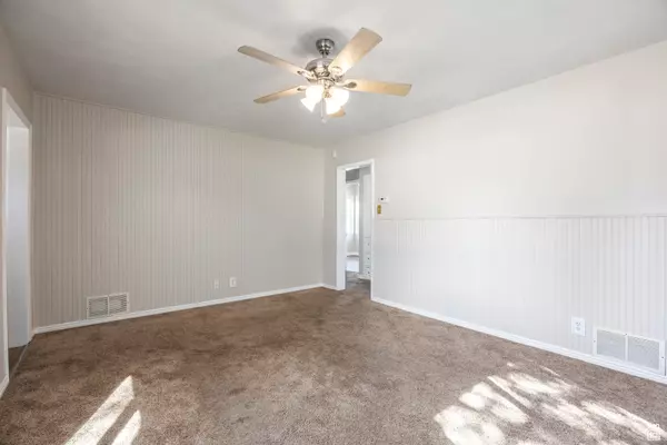 Midvale, UT 84047,118 W 8600 S