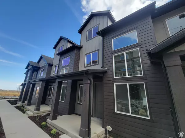 6822 S CLEVER PEAK LN W #266, West Jordan, UT 84081