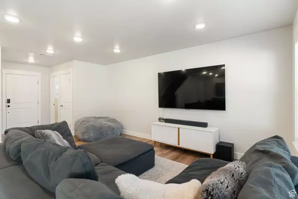 Logan, UT 84321,1527 W 2200 S