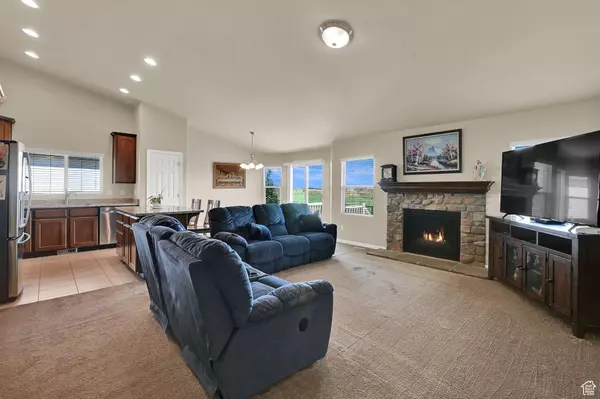 Clinton, UT 84015,2462 N HOODED CRANE CIR W