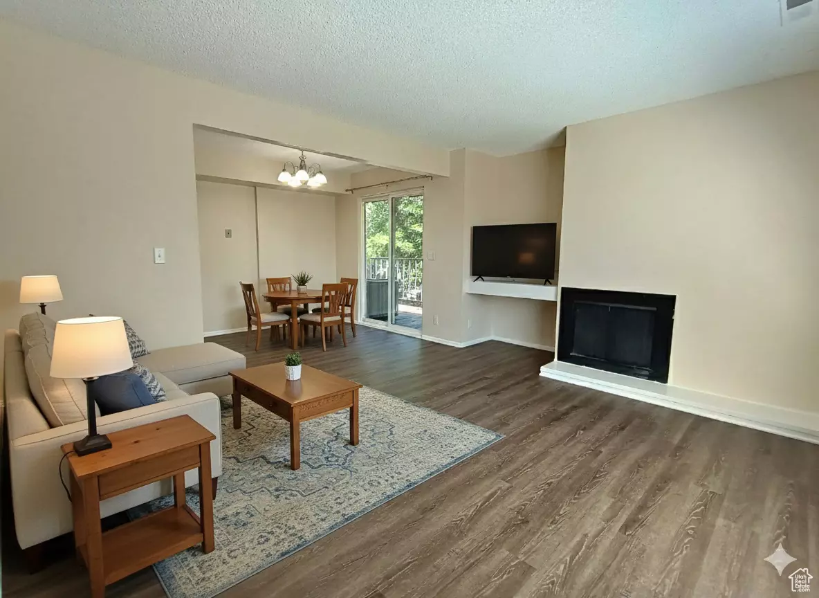 Roy, UT 84067,4536 S 1900 W #A12