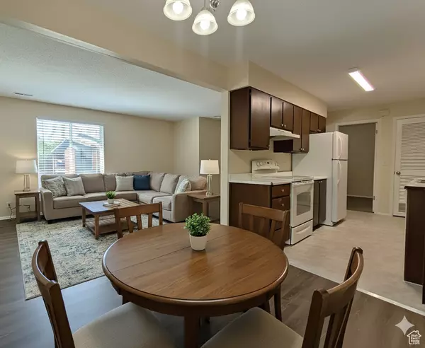 Roy, UT 84067,4536 S 1900 W #A12