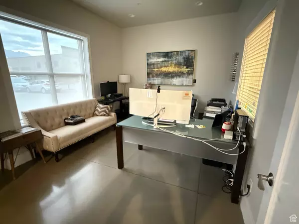Pleasant Grove, UT 84062,564 W 700 S #404